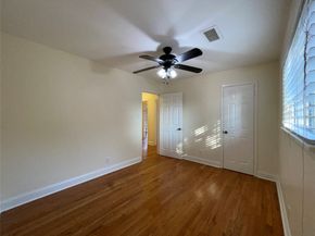 1143 Shadeland Dr, Houston TX 77043