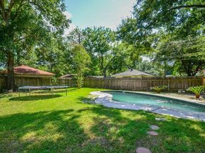 1143 Shadeland Dr, Houston TX 77043