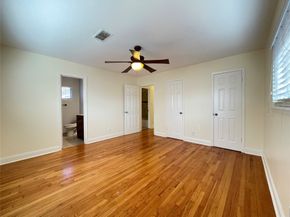 1143 Shadeland Dr, Houston TX 77043