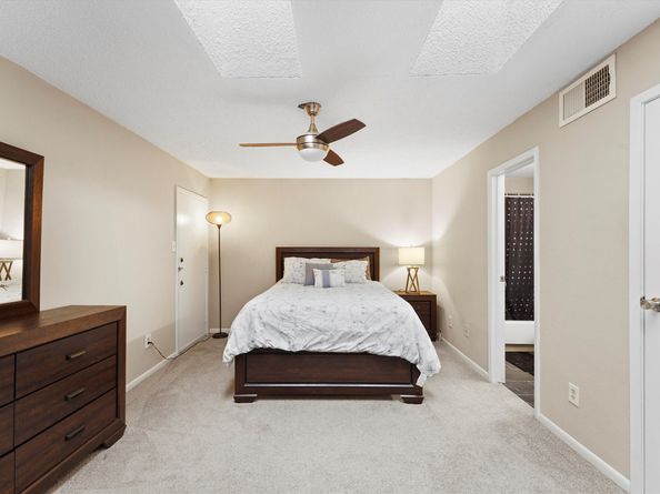 10855 Meadowglen Lane 729, Houston TX 77042