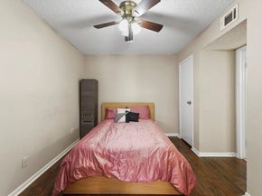 10855 Meadowglen Lane 729, Houston TX 77042
