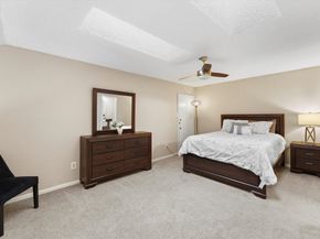 10855 Meadowglen Lane 729, Houston TX 77042