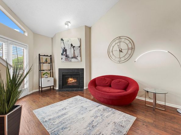 10855 Meadowglen Lane 729, Houston TX 77042