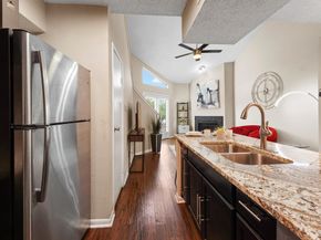10855 Meadowglen Lane 729, Houston TX 77042