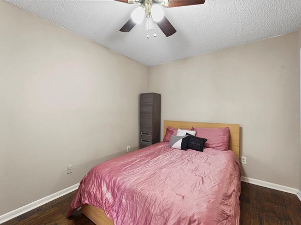 10855 Meadowglen Lane 729, Houston TX 77042