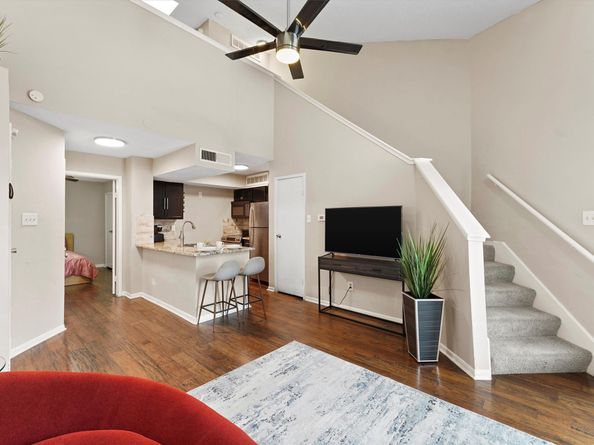 10855 Meadowglen Lane 729, Houston TX 77042