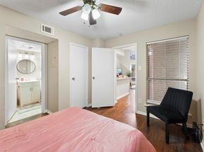 10855 Meadowglen Lane 729, Houston TX 77042