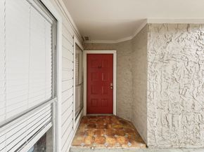 10855 Meadowglen Lane 729, Houston TX 77042