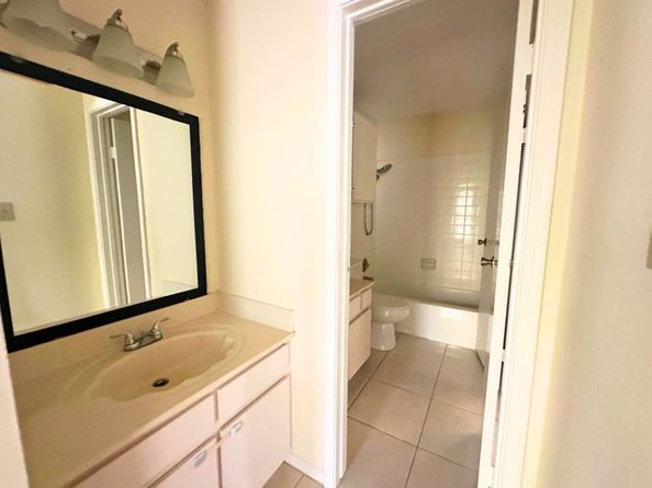 7575 Cambridge Street 1902, Houston TX 77054