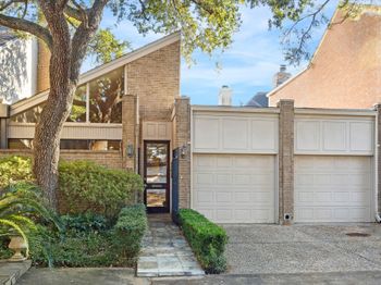 10 S Briar Hollow Lane