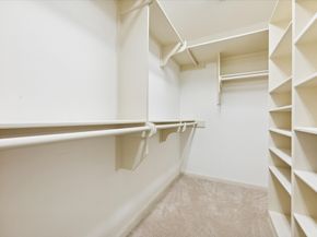 10 S Briar Hollow Lane 90, Houston TX 77027