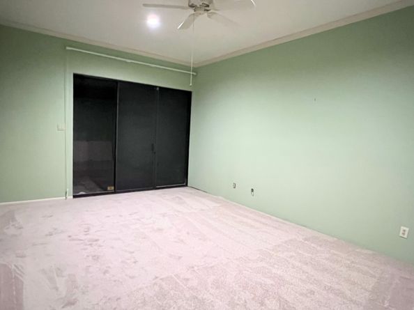 10 S Briar Hollow Lane 90, Houston TX 77027