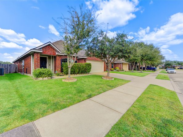 2922 Halcyon Time Trail, Houston TX 77045