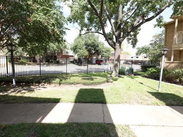 11201 Lynbrook Drive 3703, Houston TX 77042
