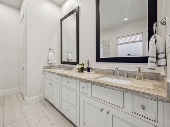 10950 Wrenwood Green, Houston TX 77043