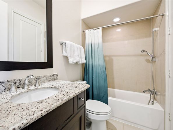 10950 Wrenwood Green, Houston TX 77043