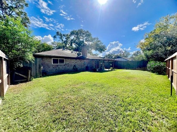 819 Redway Lane, Houston TX 77062