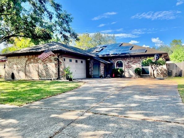 819 Redway Lane, Houston TX 77062