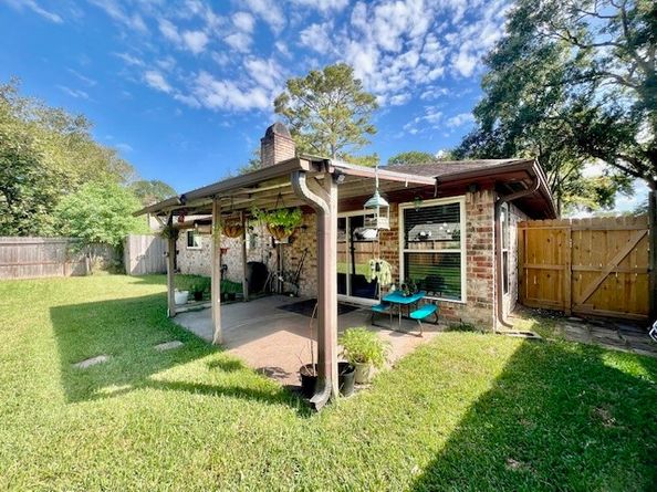 819 Redway Lane, Houston TX 77062