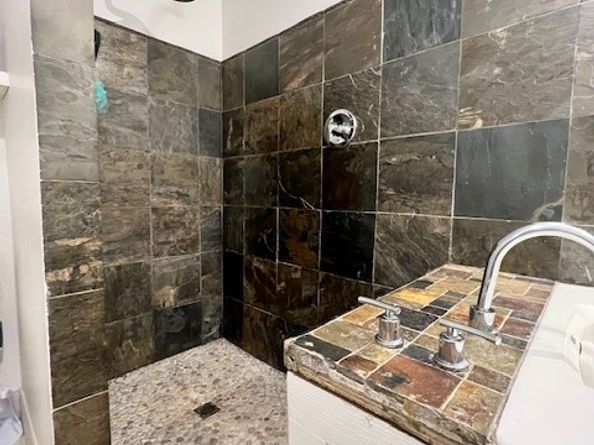 819 Redway Lane, Houston TX 77062