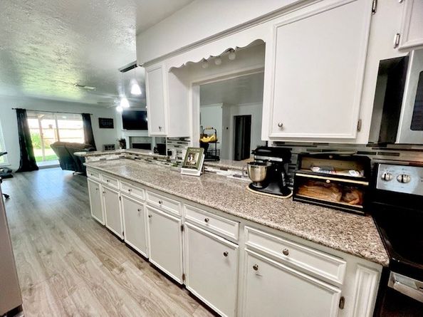 819 Redway Lane, Houston TX 77062