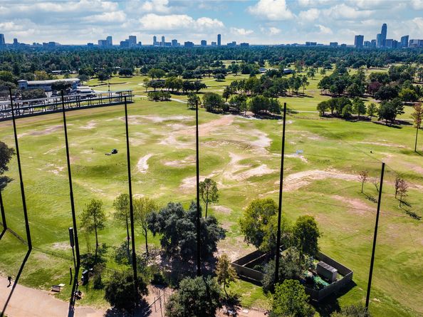 5637 Kiam Street D, Houston TX 77007