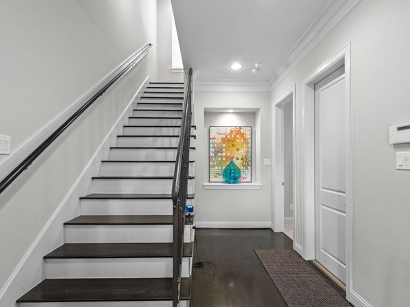 5637 Kiam Street D, Houston TX 77007