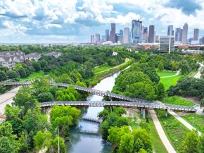 5637 Kiam Street D, Houston TX 77007