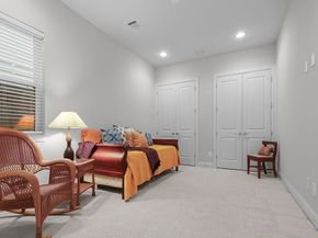 5637 Kiam Street D, Houston TX 77007