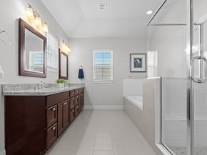 5637 Kiam Street D, Houston TX 77007
