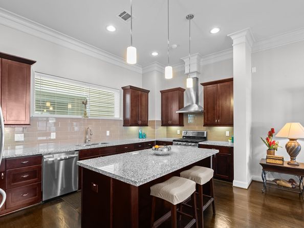 5637 Kiam Street D, Houston TX 77007