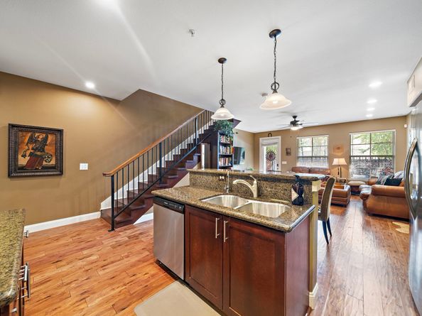 2216 Chenevert Street 3, Houston TX 77003
