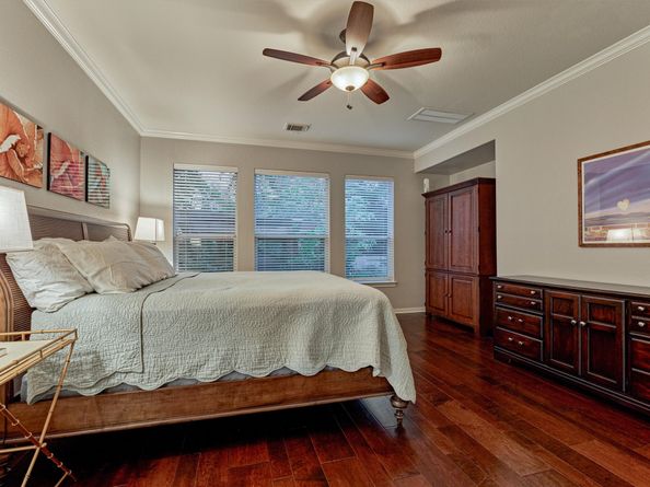 58 W Shale Creek Circle, The Woodlands TX 77382