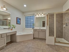 58 W Shale Creek Circle, The Woodlands TX 77382
