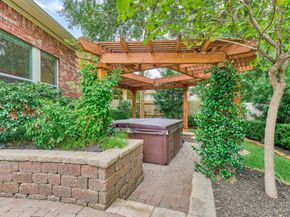 58 W Shale Creek Circle, The Woodlands TX 77382