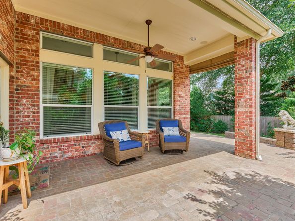 58 W Shale Creek Circle, The Woodlands TX 77382