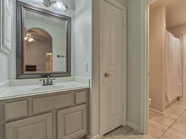 58 W Shale Creek Circle, The Woodlands TX 77382