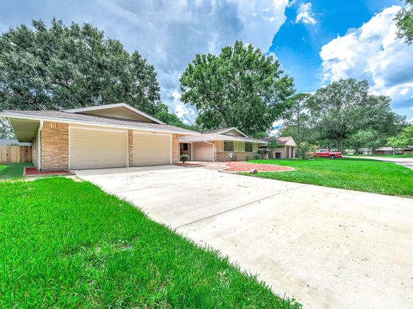 1610 Richvale Lane, Houston TX 77062
