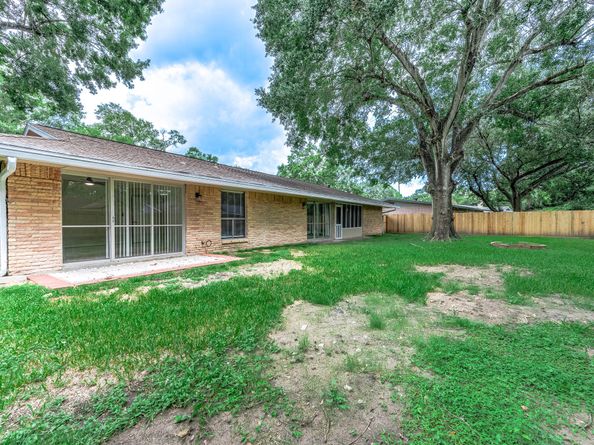 1610 Richvale Lane, Houston TX 77062