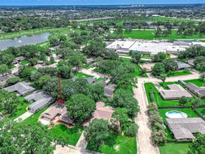 1610 Richvale Lane, Houston TX 77062