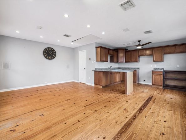 920 W Melwood Street, Houston TX 77009