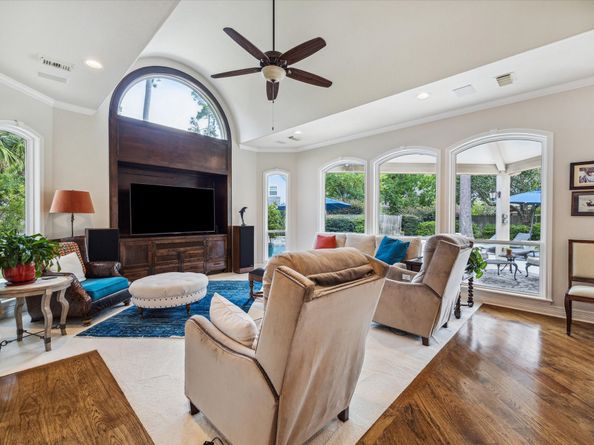 22 Greenway View Trail, Kingwood TX 77339