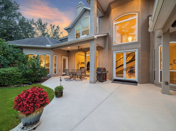 22 Greenway View Trail, Kingwood TX 77339