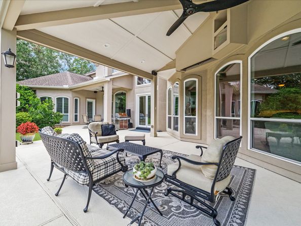 22 Greenway View Trail, Kingwood TX 77339