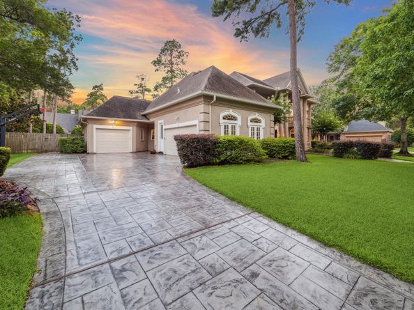 22 Greenway View Trail, Kingwood TX 77339