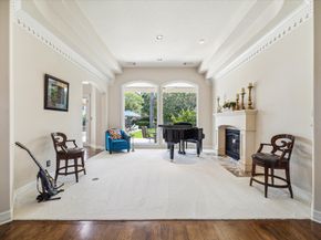 22 Greenway View Trail, Kingwood TX 77339