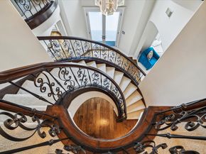 22 Greenway View Trail, Kingwood TX 77339