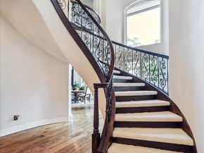 22 Greenway View Trail, Kingwood TX 77339