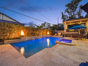 2223 Saxon Drive, Houston TX 77018