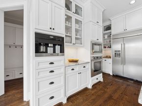2223 Saxon Drive, Houston TX 77018